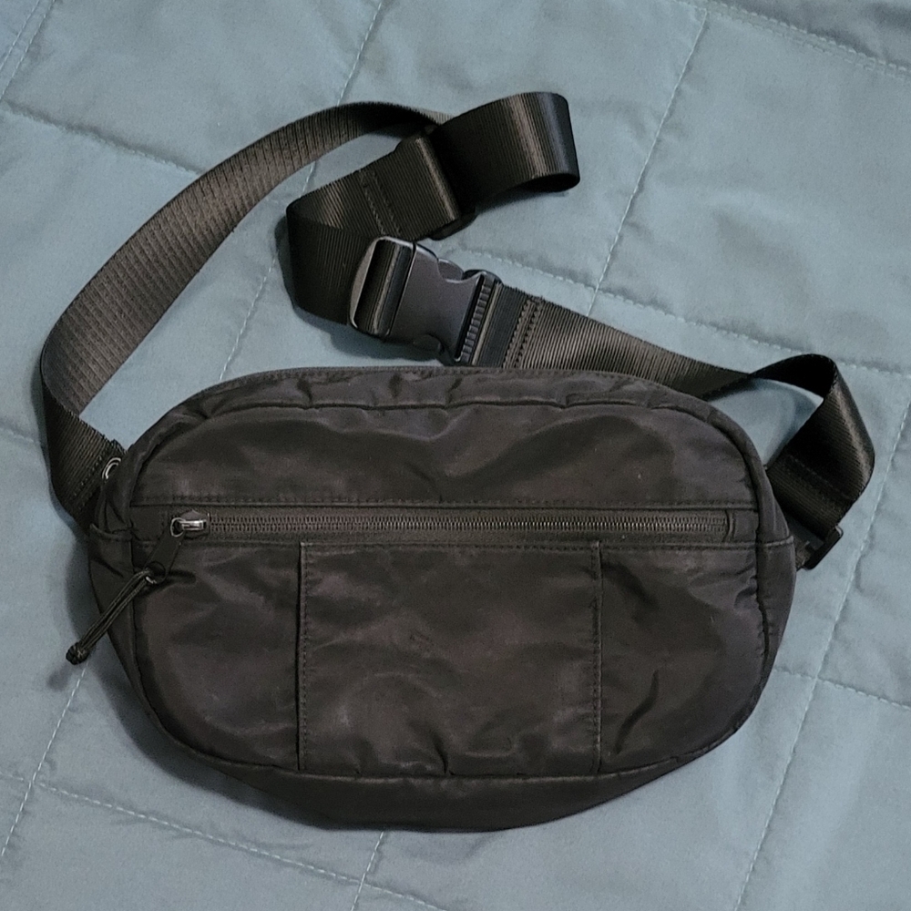 COPY - H&M fanny pack